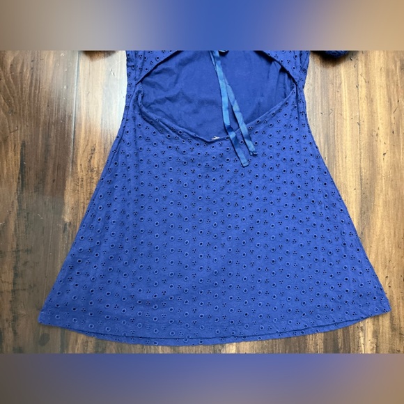 Free People Apricot Rose Dress Size Medium Living Indigo Eyelet Puff Sleeve NWT - Picture 9 of 16